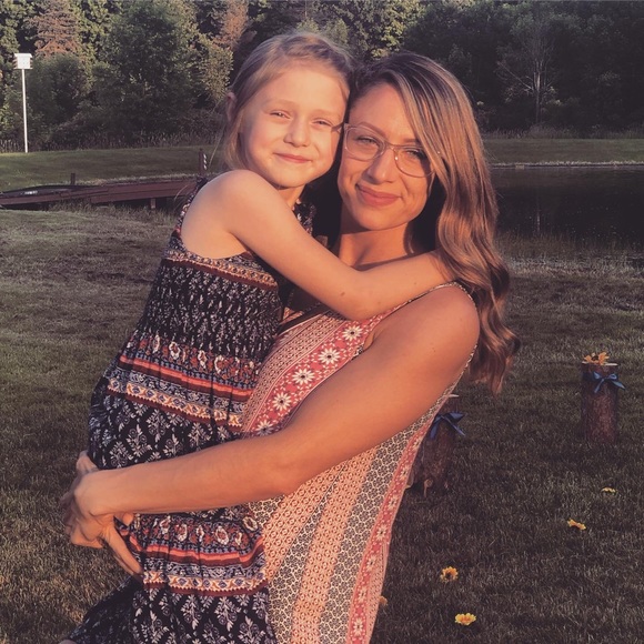 Meet your Posher, Samantha - Picture 2 of 3